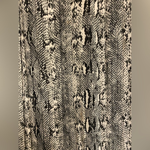 I crew pleated skirt - Picture 3 of 3